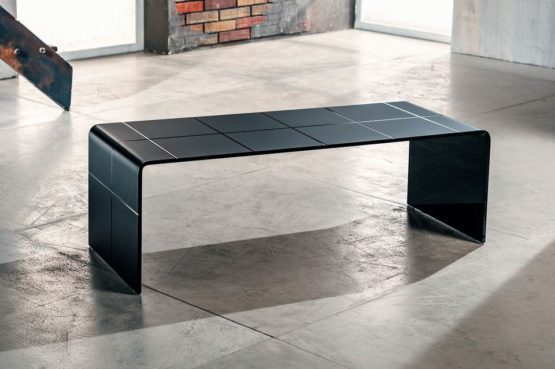Il vetro curvato per il tavolino da salotto di Imago Factory Liz il ritratto