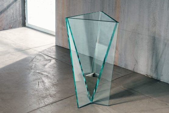 Il vetro incollato per il porta ombrelli di Imago Factory Drop: il ritratto